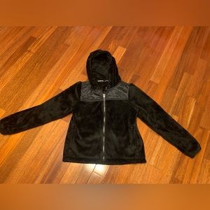 North face Oso black hoodie girls size s/p 7/8- great condition!!
